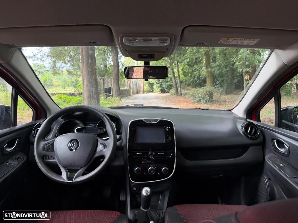 Renault Clio Sport Tourer - 12