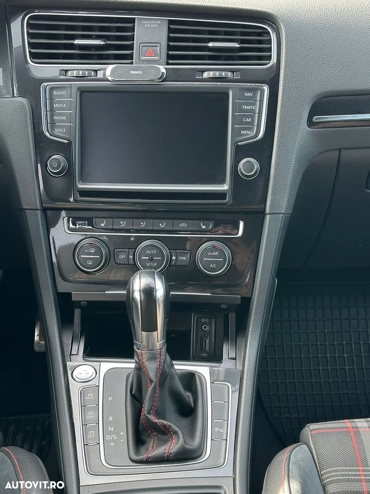 Volkswagen Golf - 18