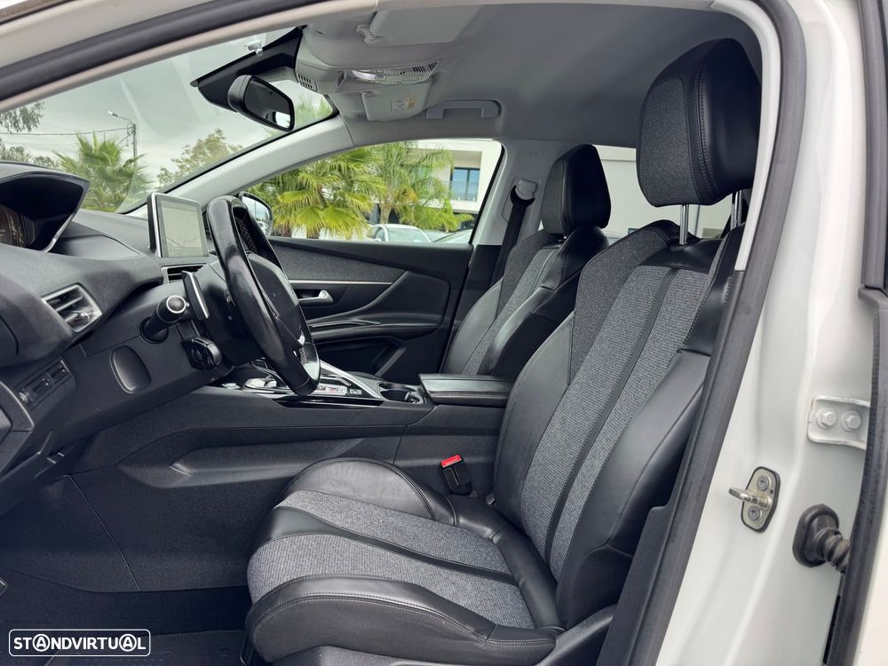 Peugeot 3008 1.6 BlueHDi Allure EAT6 - 26