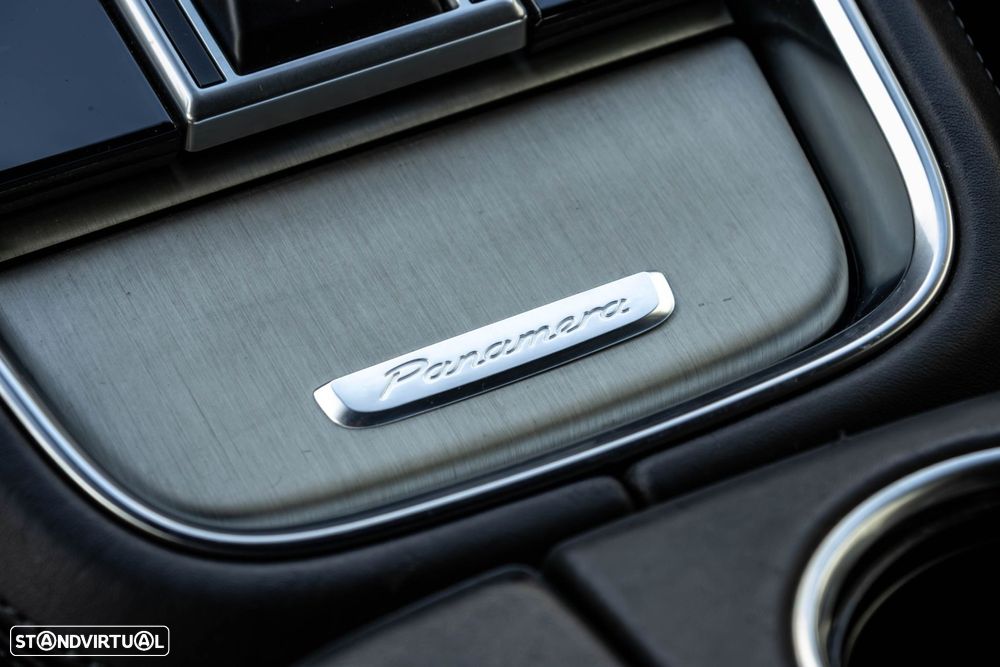 Porsche Panamera 4 S - 29