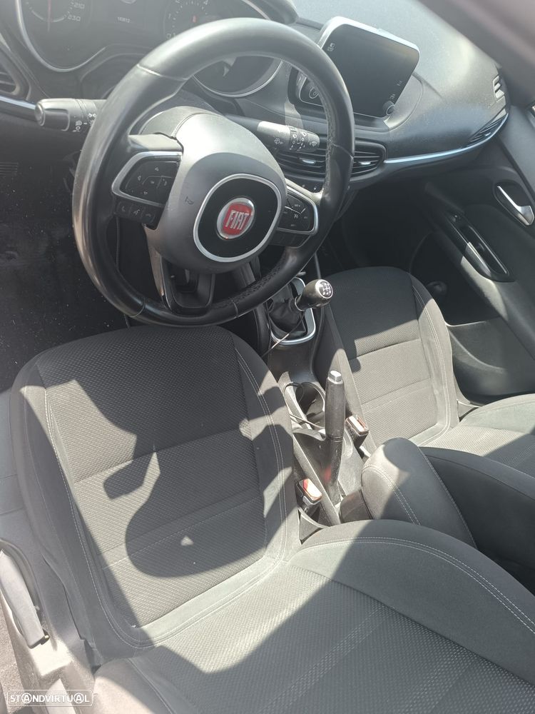 Fiat Tipo Station Wagon 1.3 M-Jet Lounge - 4