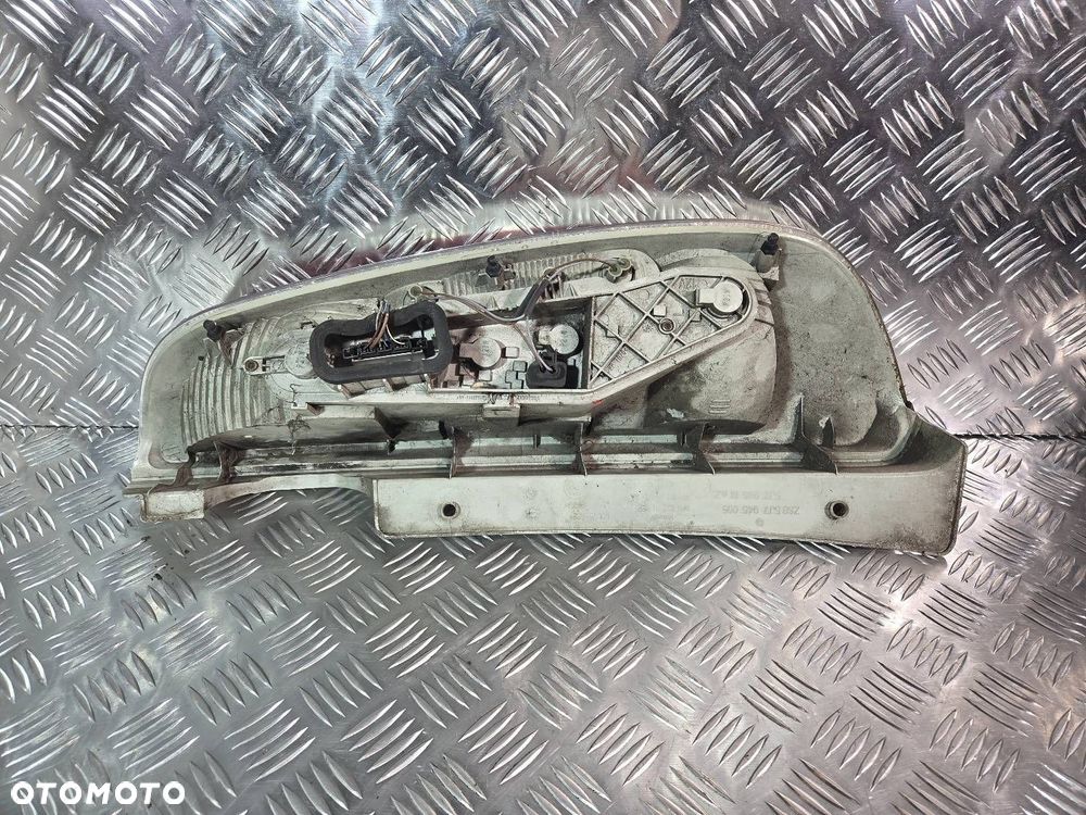 LAMPA LEWA TYLNA SKODA ROOMSTER - 2