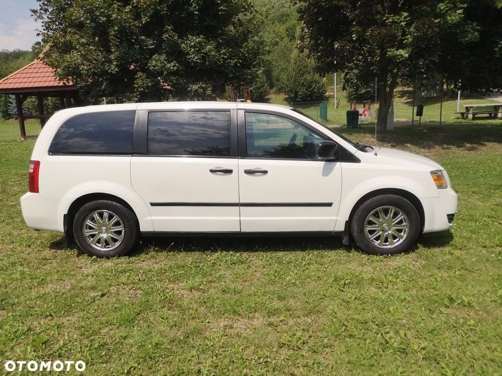 Dodge Caravan - 4