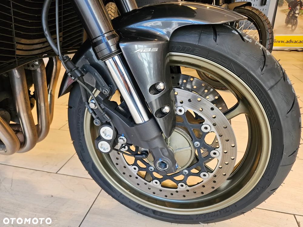 Yamaha FZ - 13