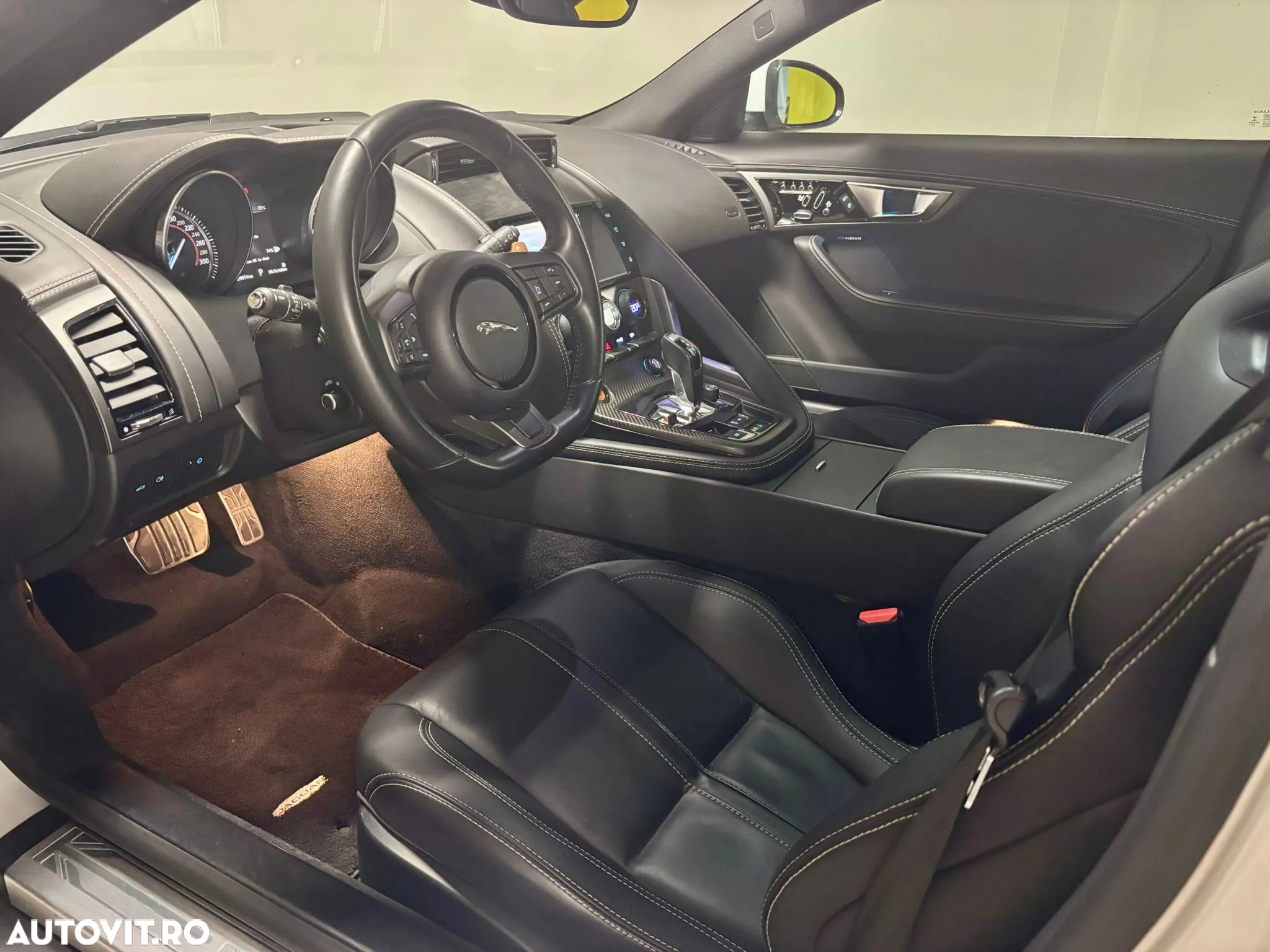 Jaguar F-Type Coupe AWD Aut. British Design Edition - 8