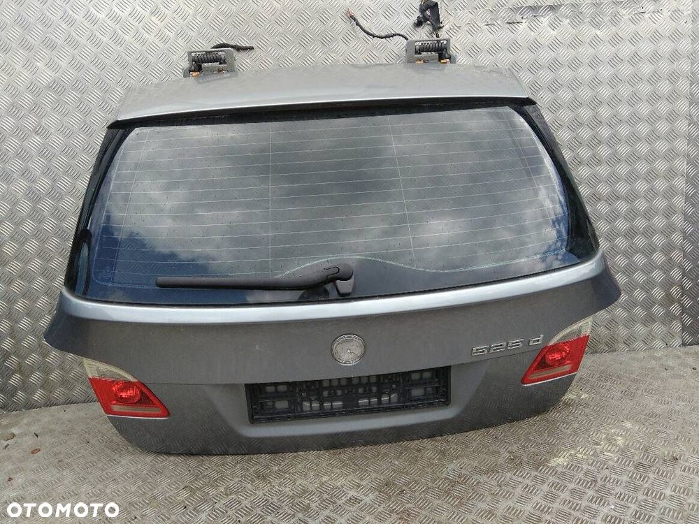 KLAPA BAGAŻNIKA BMW E61 - 1