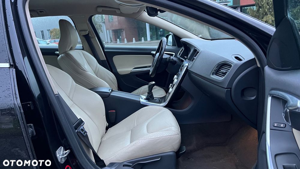 Volvo V60 D4 Drive-E Summum - 8