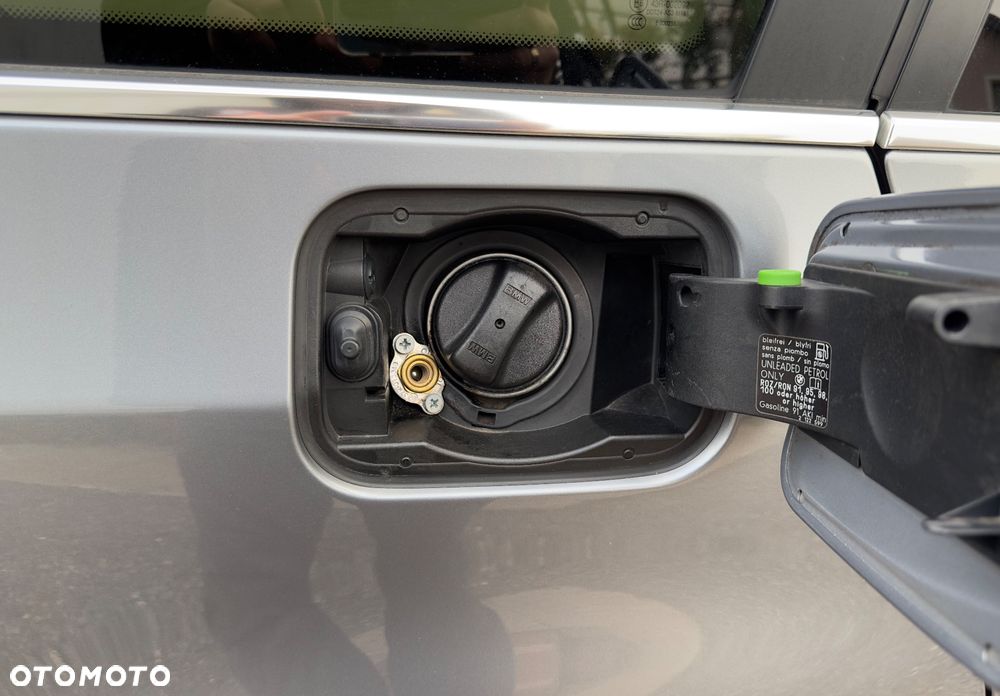 BMW Seria 5 530i Touring - 26