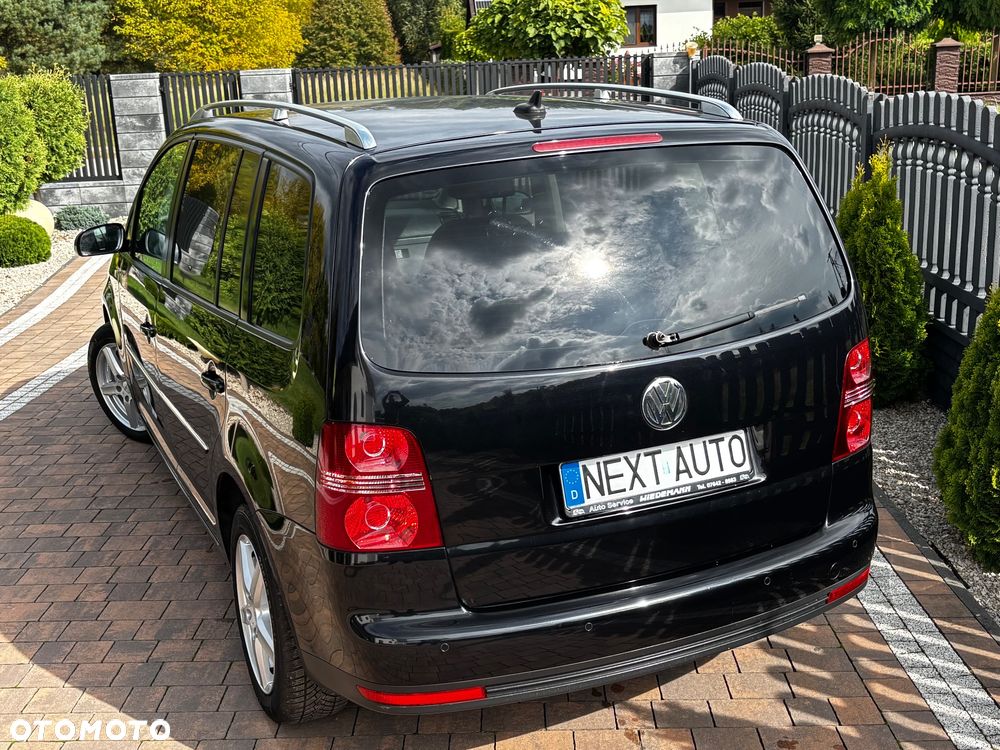 Volkswagen Touran 2.0 TDI DPF Highline - 13