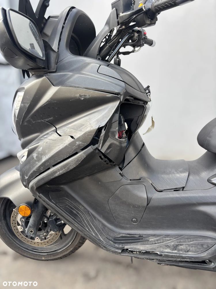 Suzuki Burgman - 12