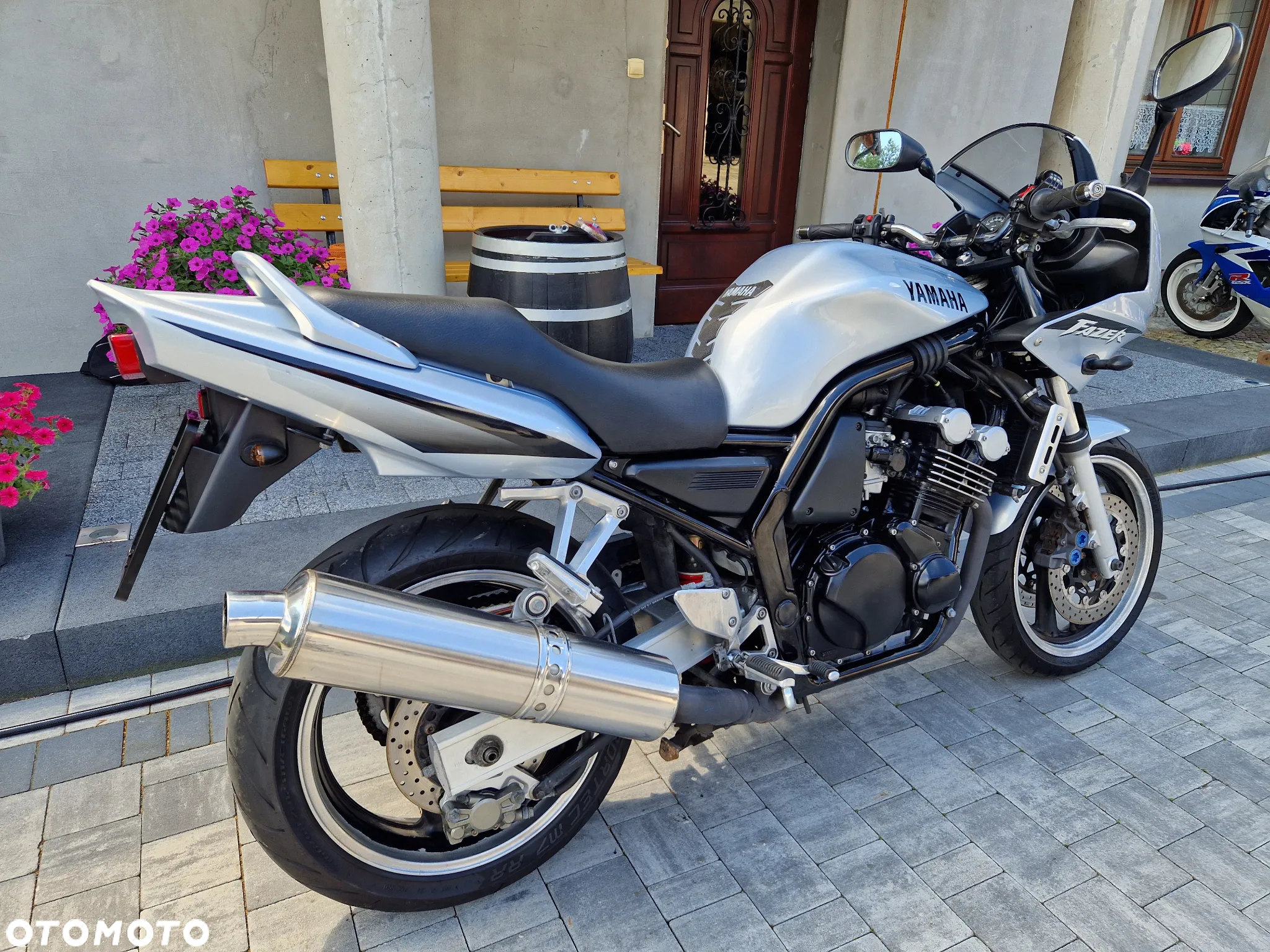 Yamaha FZS - 4