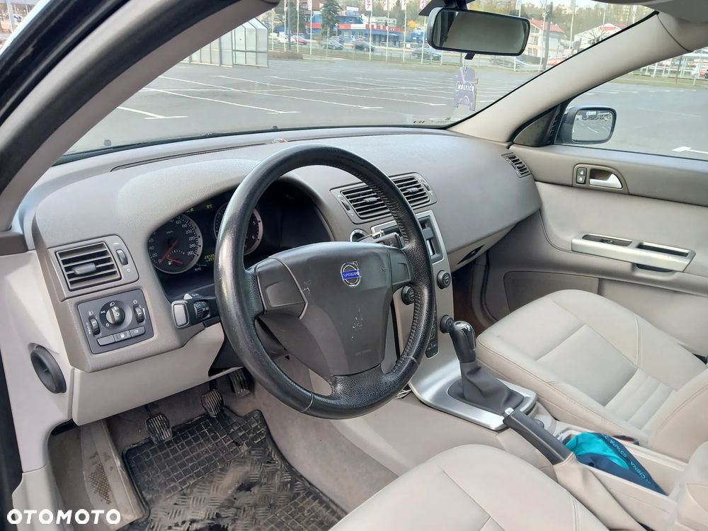 Volvo V50 2.0D Momentum - 9
