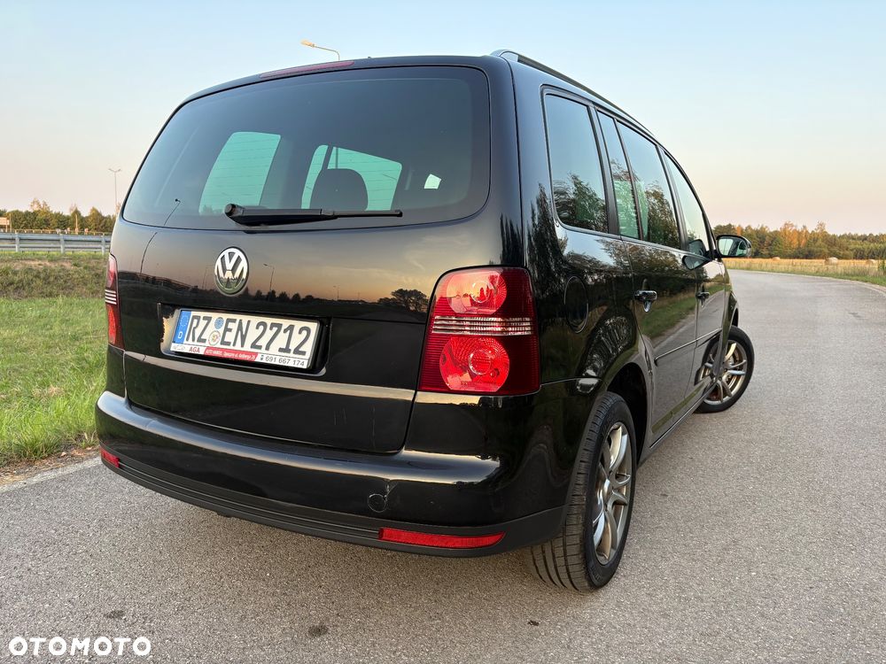 Volkswagen Touran - 8