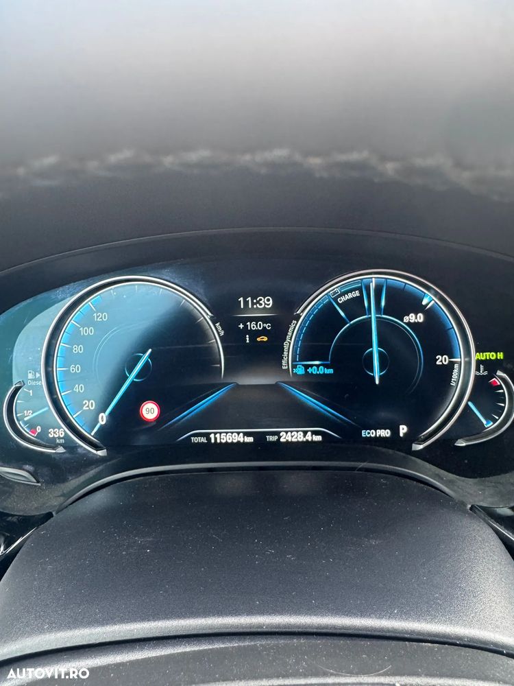 BMW Seria 5 530d xDrive Touring Aut. Luxury Line - 12