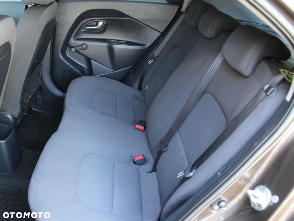 Kia Rio - 12