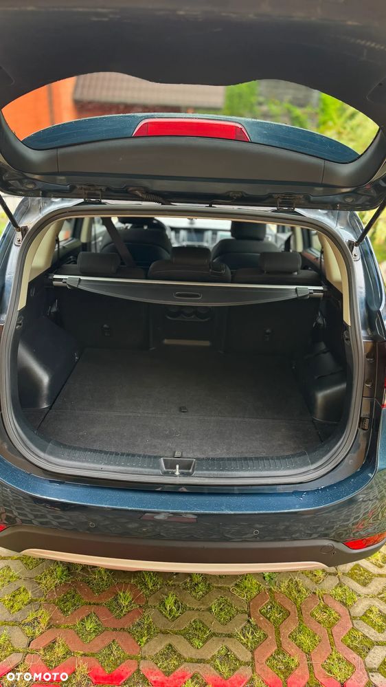 Kia Carens 1.7 CRDi Business Line 7DCT - 6