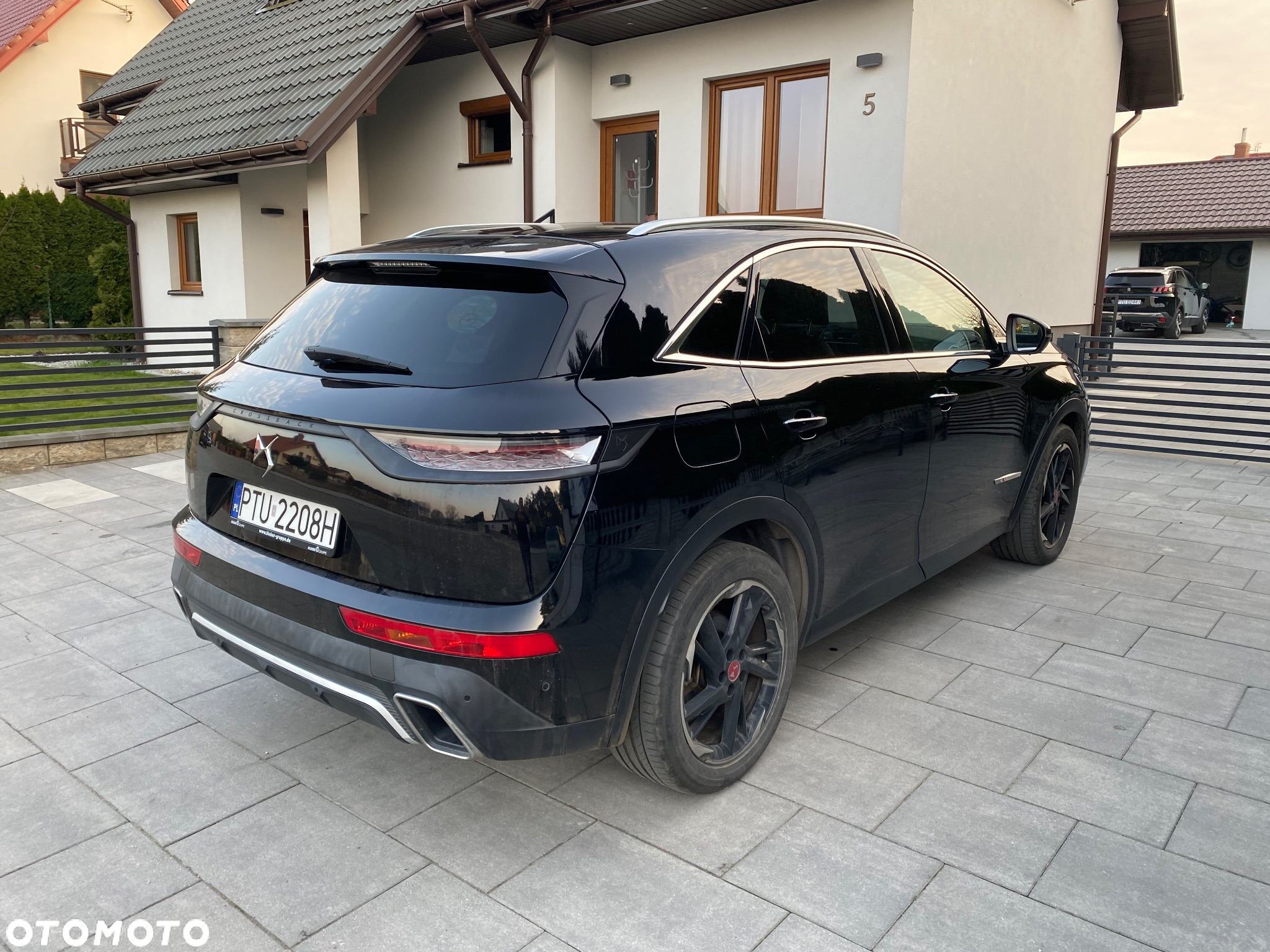 DS Automobiles DS 7 Crossback 2.0 BlueHDi Performance Line + - 7