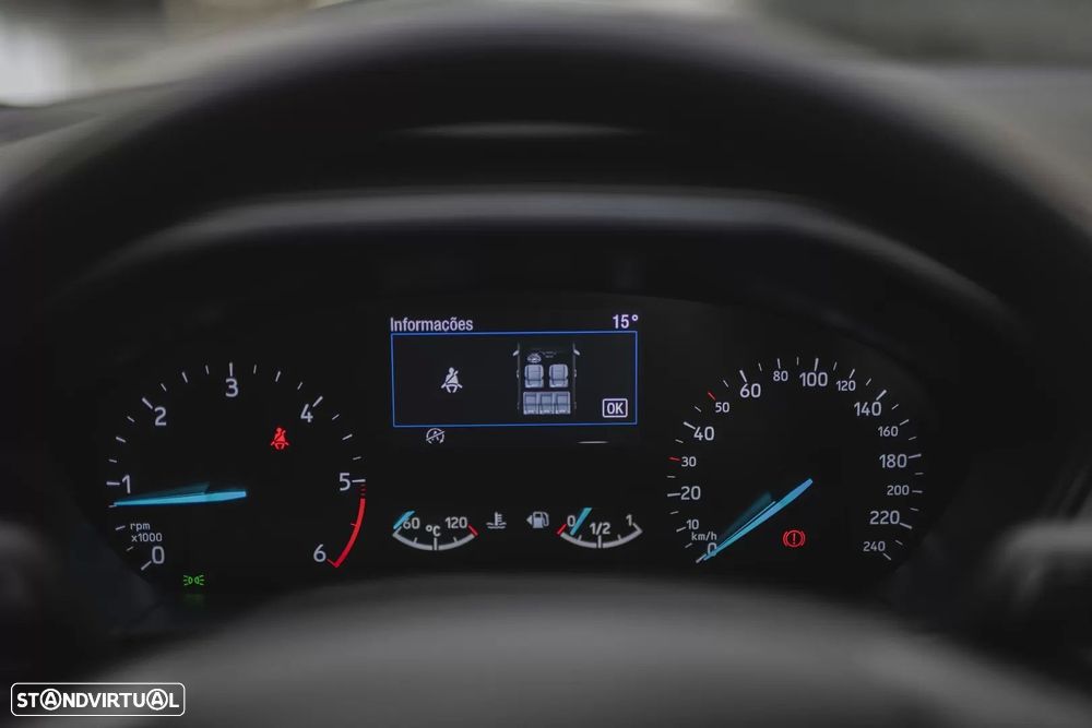 Ford Focus 1.5 TDCi ECOBlue Active - 8