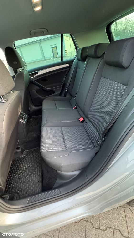 Volkswagen Golf - 16