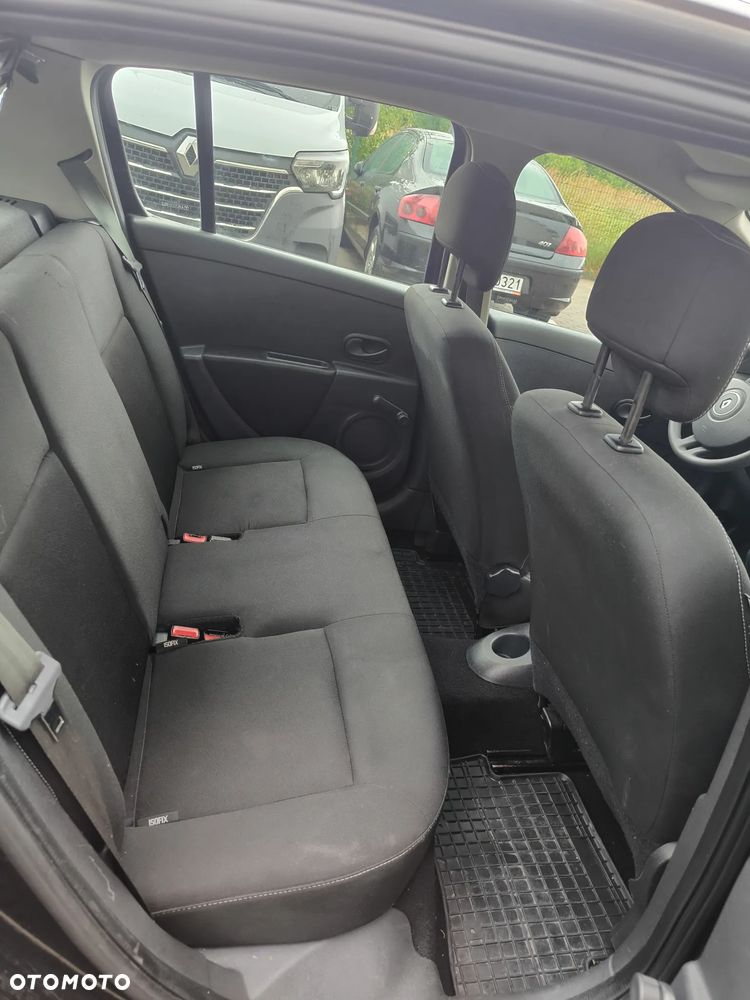 Renault Clio 1.5 dCi 75 Expression - 8