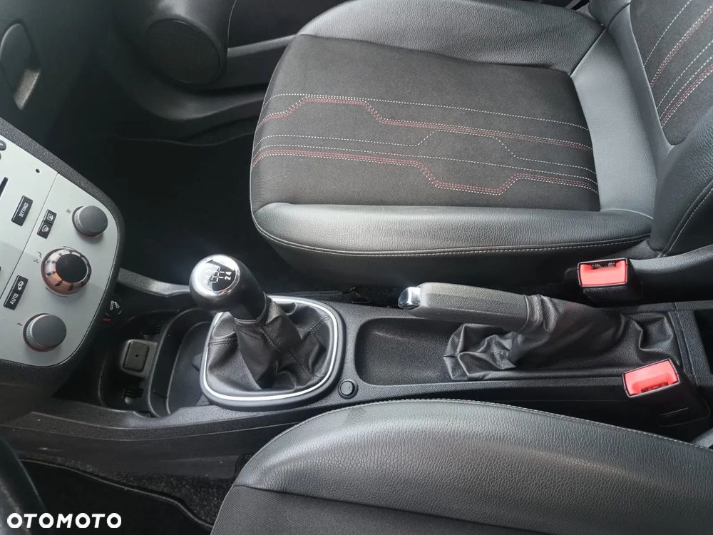 Opel Corsa 1.2 16V Cosmo - 24
