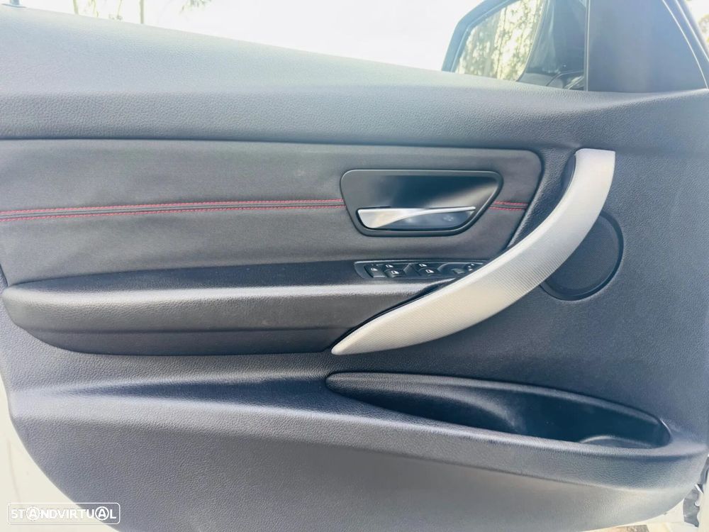 BMW 320 d Pack M - 18