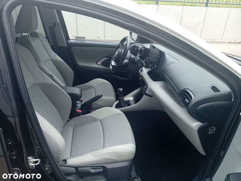 Toyota Yaris - 10