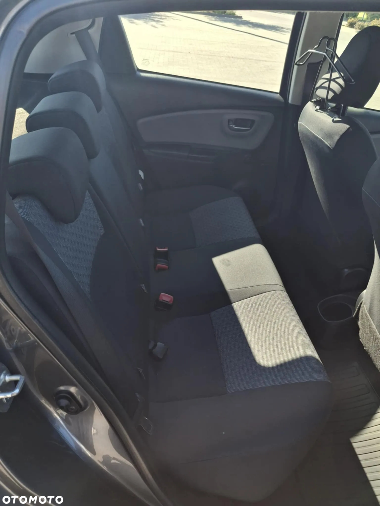 Toyota Yaris 1.33 Premium EU6 - 12