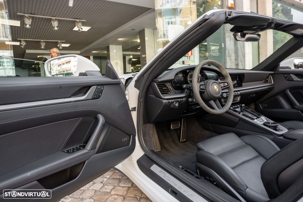 Porsche 911 (992) Carrera 4S PDK - 25