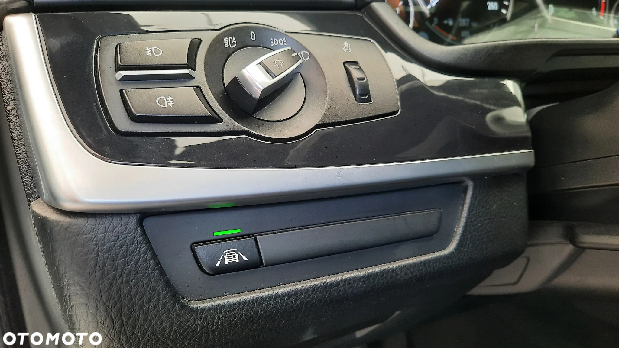 BMW Seria 5 525d xDrive - 10
