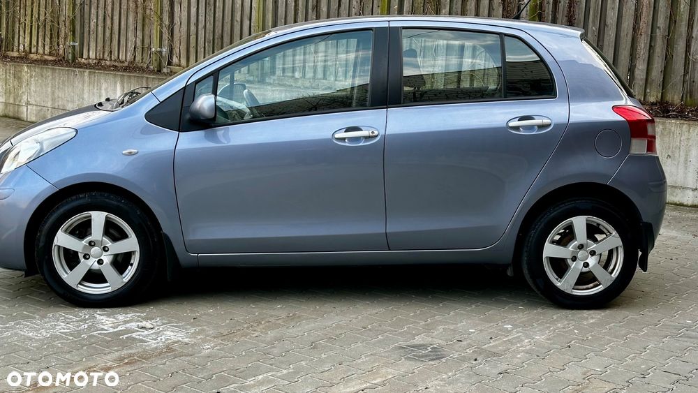 Toyota Yaris 1.33 VVT-i Executive - 2