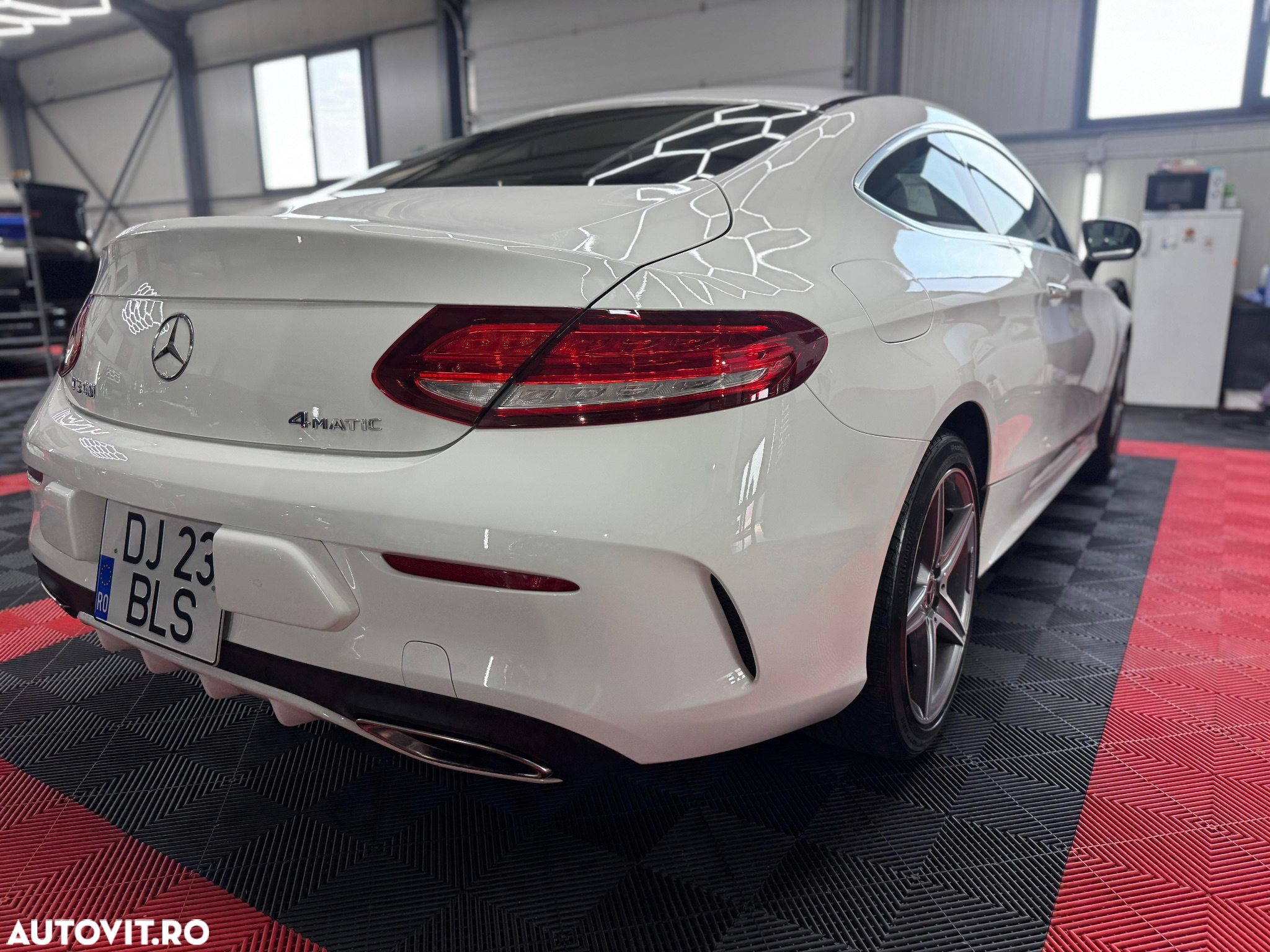 Mercedes-Benz C 300 Coupe Aut. - 2