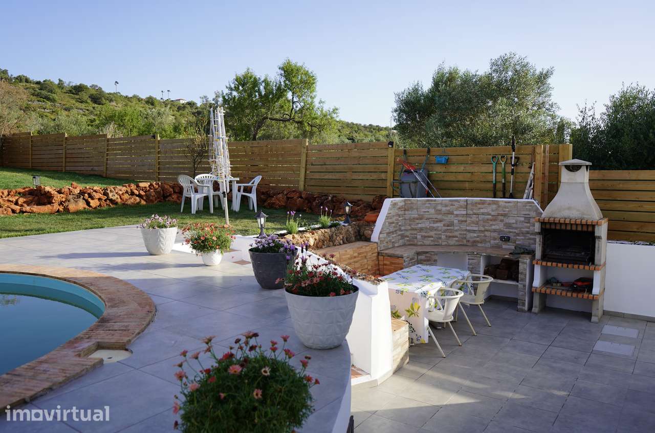 Moradia Renovada com Piscina e Vista Serra - Grande imagem: 5/17