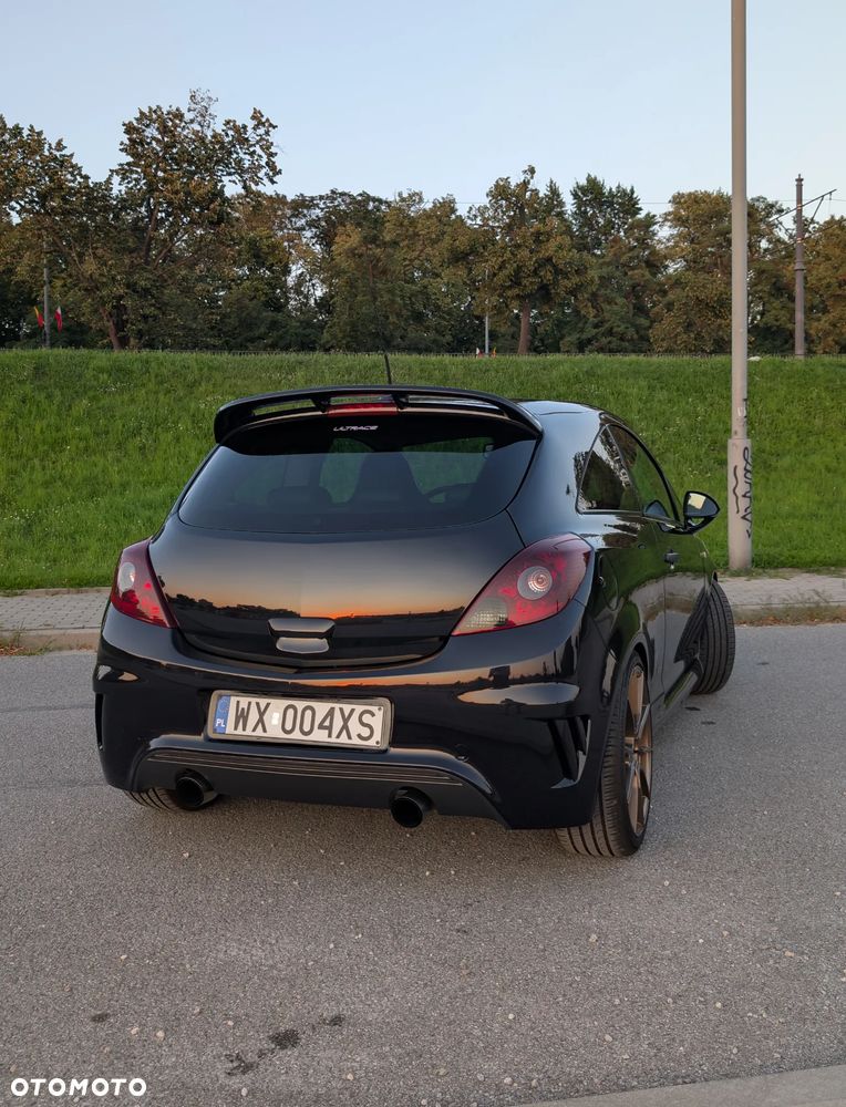 Opel Corsa 1.6 Turbo OPC Nürburgring Edition - 3