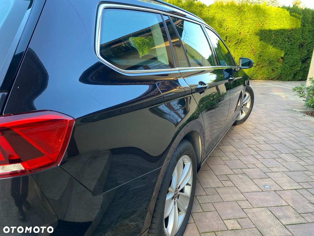 Volkswagen Passat - 11