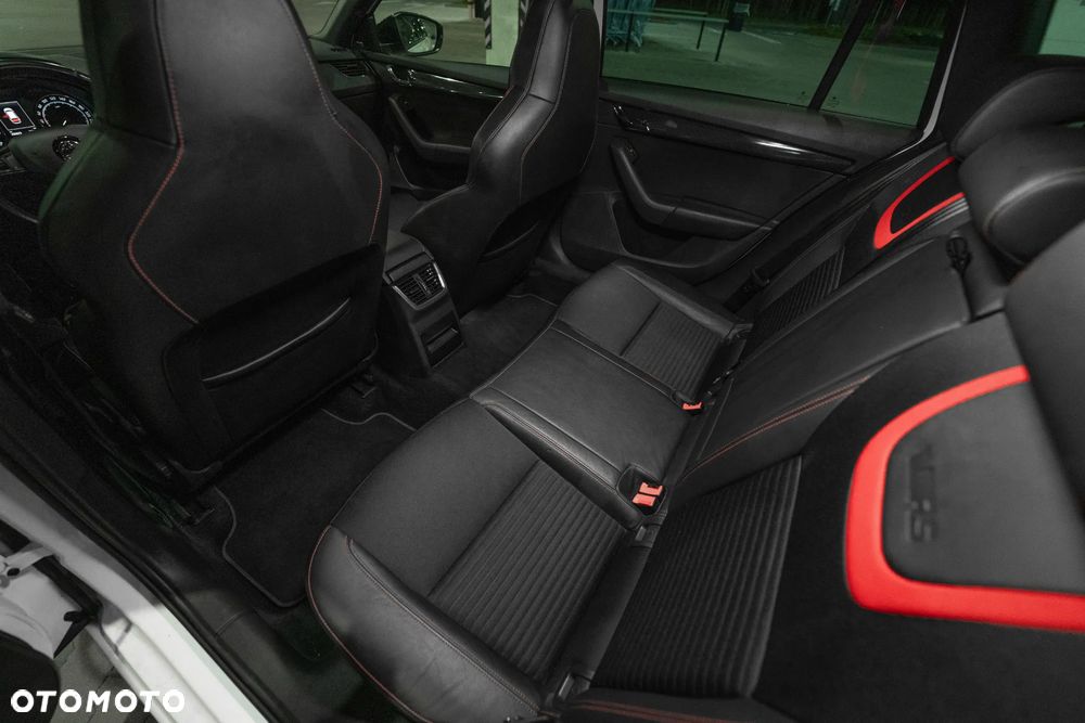 Skoda Octavia 2.0 TSI RS - 20