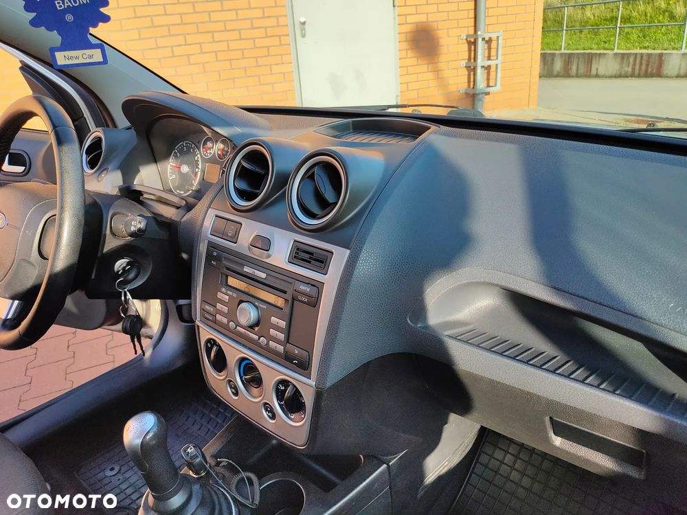 Ford Fiesta 1.3 - 5