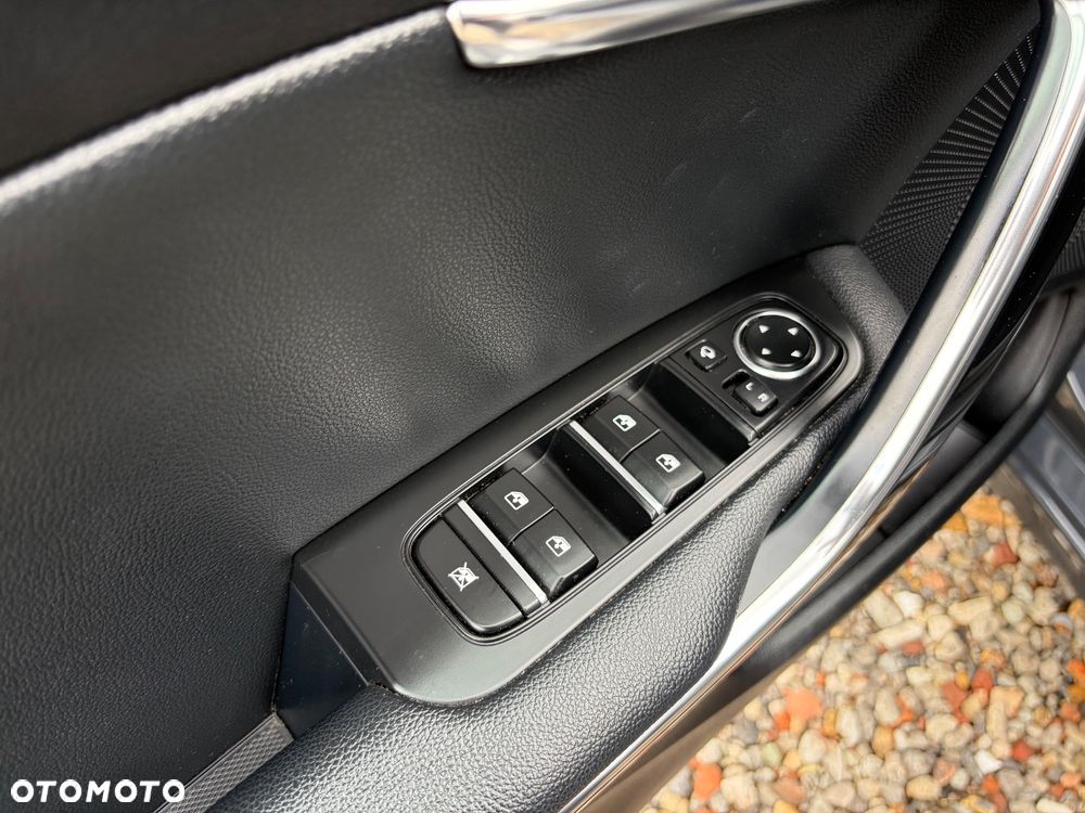 Kia Ceed 1.4 T-GDI DCT OPF Platinum Edition - 30