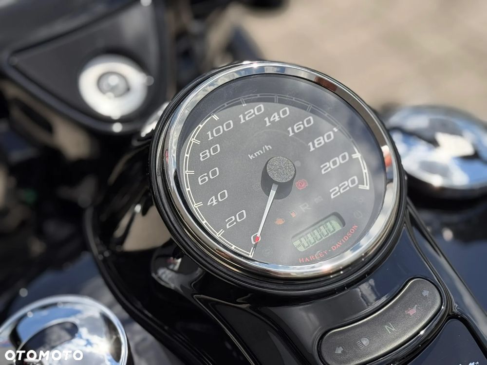 Harley-Davidson Trike Freewheeler - 12