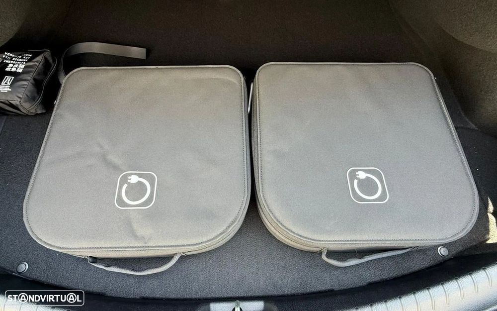 Mercedes-Benz CLE 300 e - 24