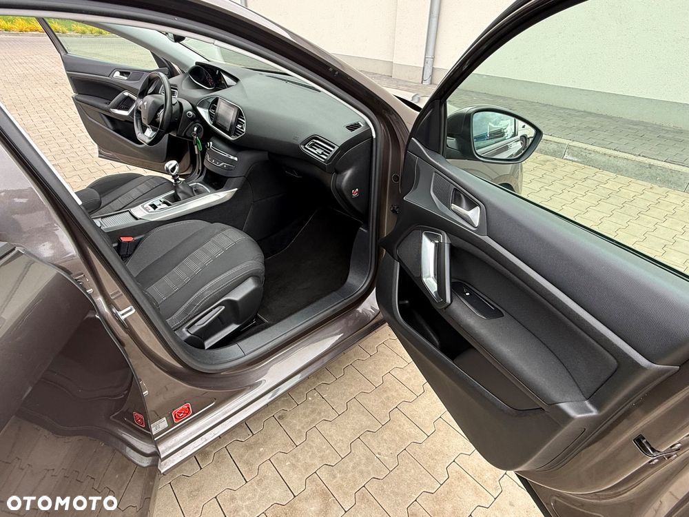 Peugeot 308 BlueHDi 150 Stop & Start Business-Line - 27