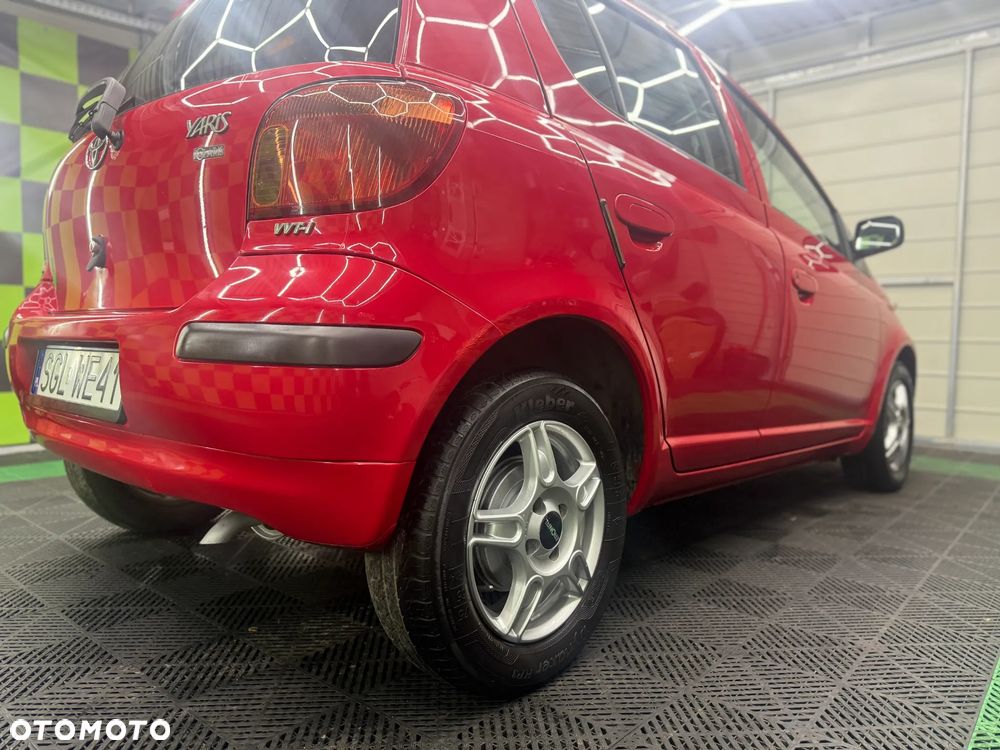 Toyota Yaris 1.0 Terra - 27