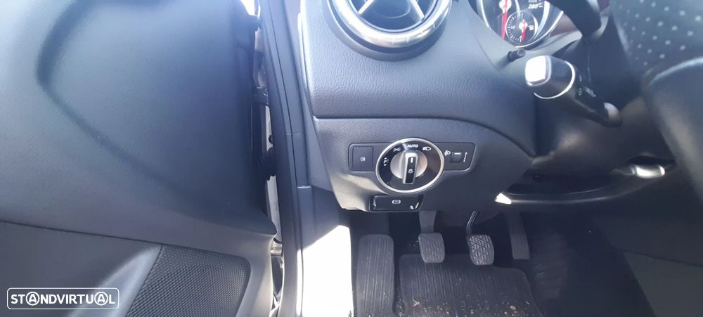 Mercedes-Benz CLA 180 d - 10
