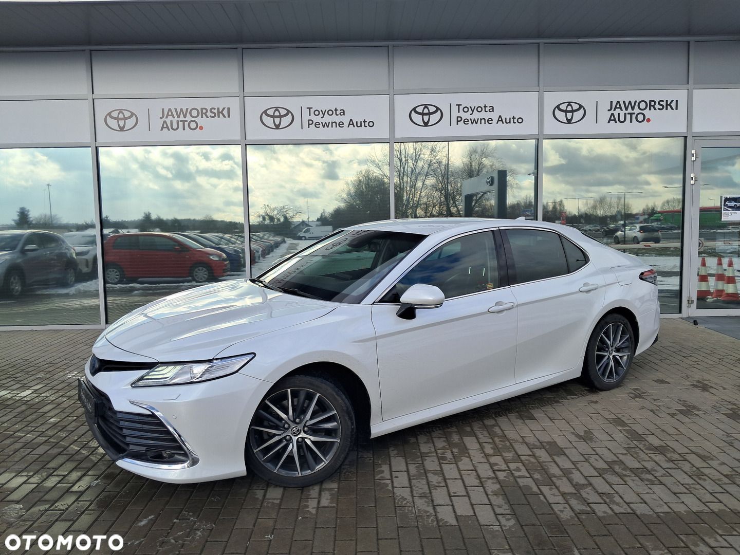 Toyota Camry - 1
