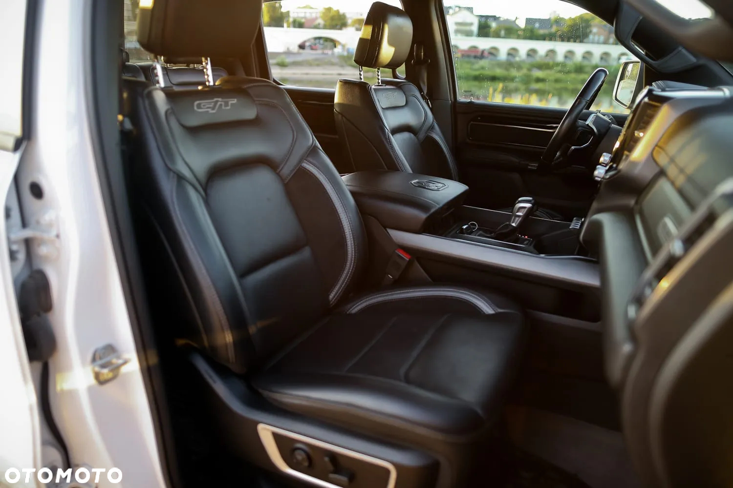 RAM 1500 Crew Cab Laramie - 22