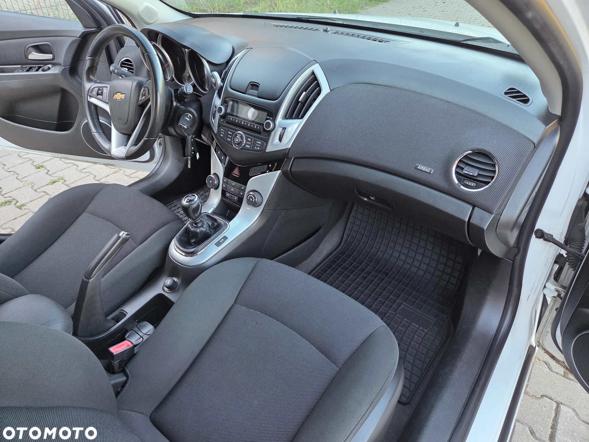 Chevrolet Cruze 1.6 LS - 21