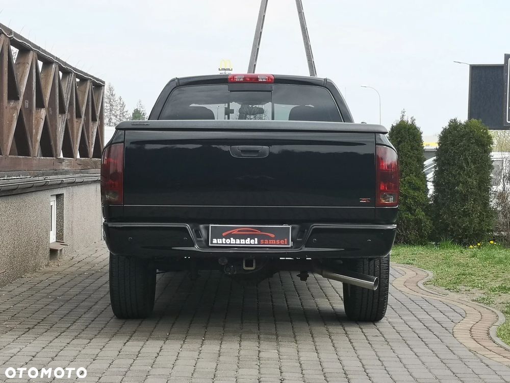 Dodge RAM - 8