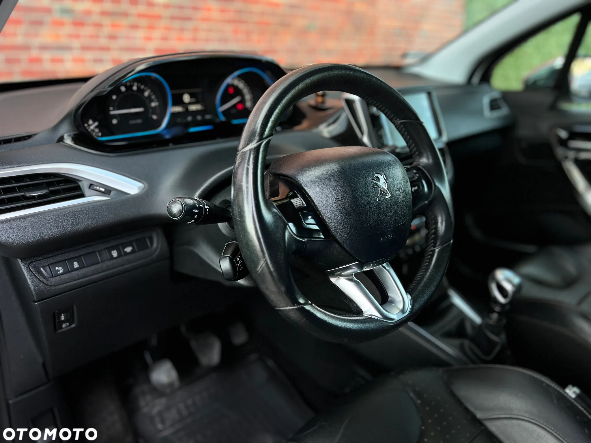 Peugeot 208 1.6 THP Allure - 14