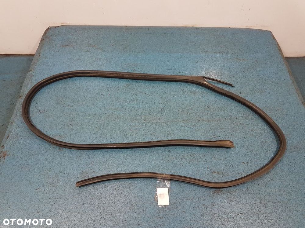 BMW E36 SEDAN USZCZELKA DRZWI LEWYCH - 1