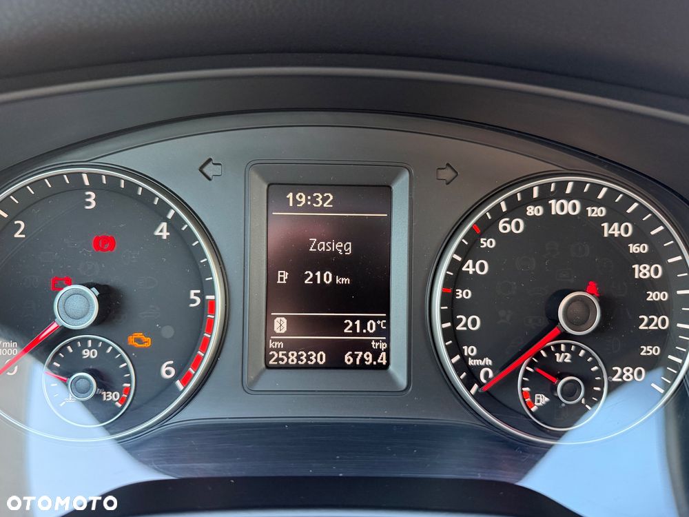 Volkswagen Jetta 1.6 TDI Trendline - 12